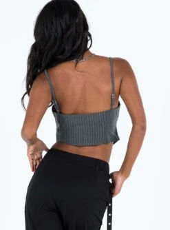 Motel Madian Top Pinstripe Grey -Eva Style Shop 4 modelinfo sneha us2 fc43d8fa 4258 4942 9496 27f3c616830e