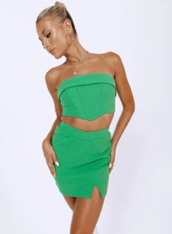 Princess Polly Jesse Set Green -Eva Style Shop 5 modelinfo Alexis us2 8456b13b 5e5b 4d69 9d42 280940908f04