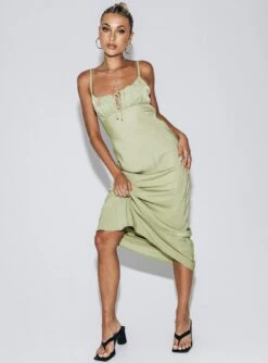 Princess Polly Nicoleta Midi Dress Green -Eva Style Shop 5 modelinfo Alexis us2 e9b6be8b 643f 4f32 86ed 455257c94c33