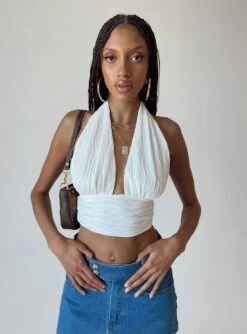 Princess Polly Cambor Halter Top Off White -Eva Style Shop 5 modelinfo ayaana us2 0a766c18 5267 4147 a6bf 34039d22970e