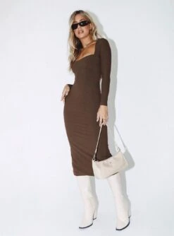 Princess Polly Nolan Midi Dress Brown -Eva Style Shop 5 modelinfo cathlin us2 51c7c0c2 fbd7 41ac 9ed4 3311f9588590