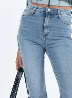 Princess Polly Keels Flare Denim Jeans 15 Princess Polly Keels Flare Denim Jeans -Eva Style Shop 5 modelinfo kiana us2 b25a3e91 02b2 4f74 a712 8415fa7f52fb