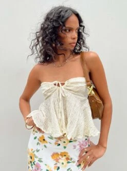 Princess Polly Long Summer Nights Top Ivory 15 Princess Polly Long Summer Nights Top Ivory -Eva Style Shop 5 modelinfo kristen us2 33de04a0 c4d1 4659 8fe0 1c35b42e8e40