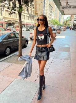 Princess Polly The Rolling Stones Butterly Cropped Tank Black -Eva Style Shop 5 modelinfo lisa us2 1ee7d724 a3b7 41cc 951c 49e37890f5a3