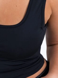 Sanada Top Black -Eva Style Shop 5 modelinfo mikayla us8 4e9f1351 5933 4e10 823d 13f49a4d96e9