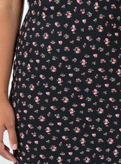 Princess Polly Sariah Midi Dress Black -Eva Style Shop 5 modelinfo rheanna us6 e11990e9 4b91 44c8 bcd9 0bd9a10c5338