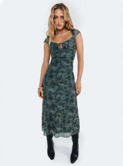 Motel Lunama Dress Tonal Blue Paisley 13 Motel Lunama Dress Tonal Blue Paisley -Eva Style Shop 5 modelinfo saskia us2 c1c61989 1c31 4e27 b50c b32494906be9