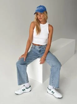 Princess Polly Tami Cargo Jeans Mid Wash Denim -Eva Style Shop 6 modelinfo grace us2 750fc33d 5ccd 4e9a 85b1 06e517d232fd